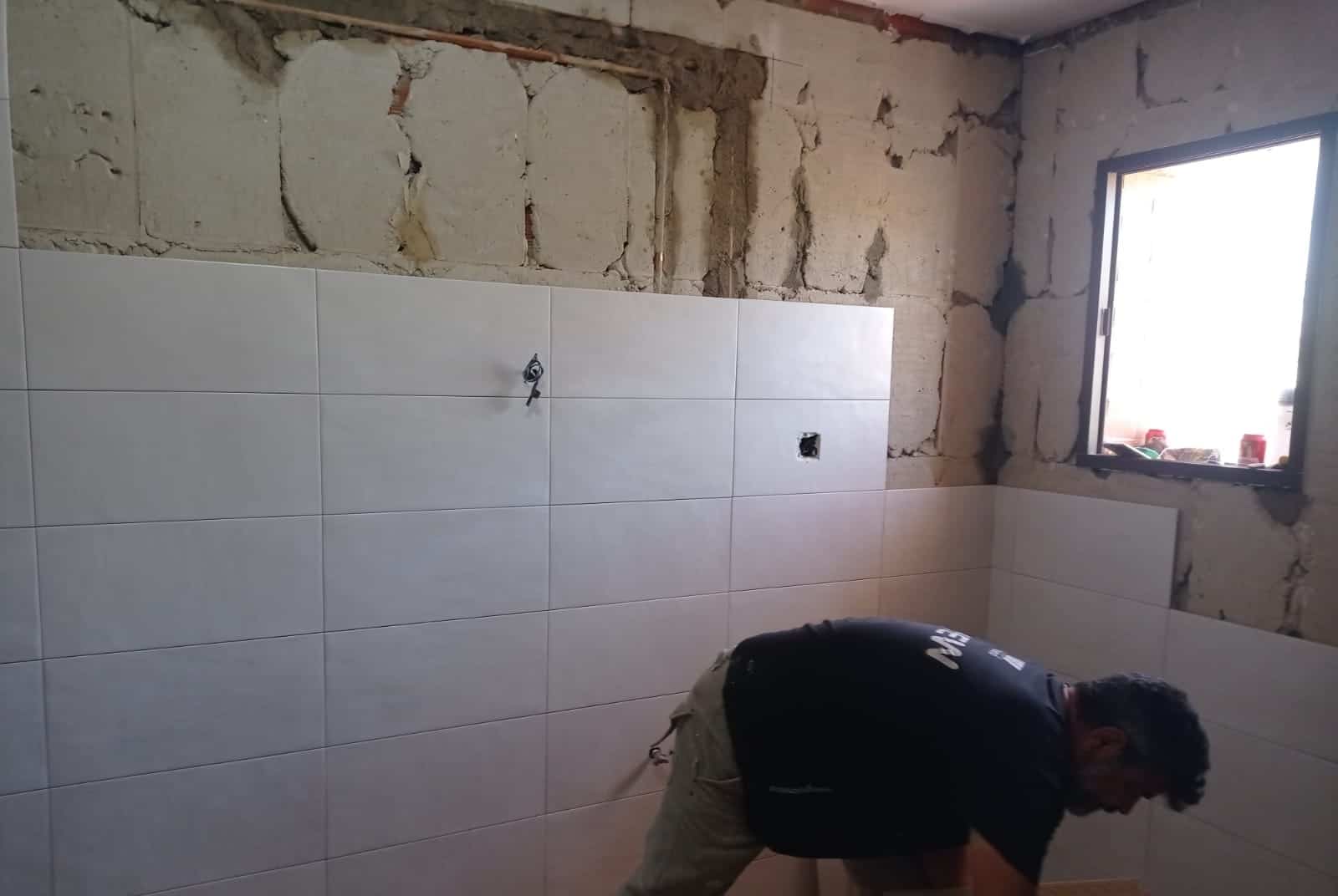 trabajos de alicatado en baño en Huelin, Málaga